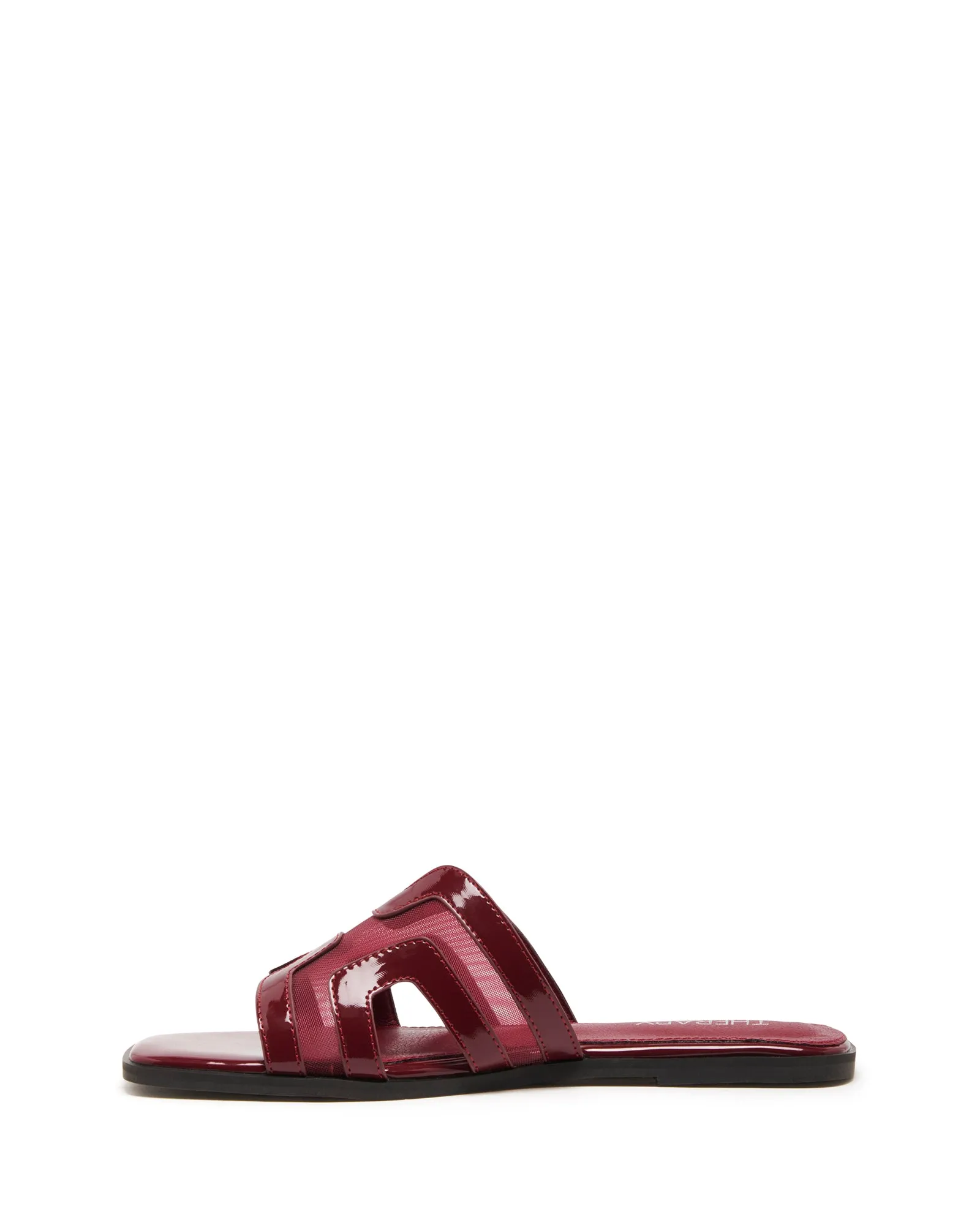 Gaze Flat Sandal Cherry Mesh