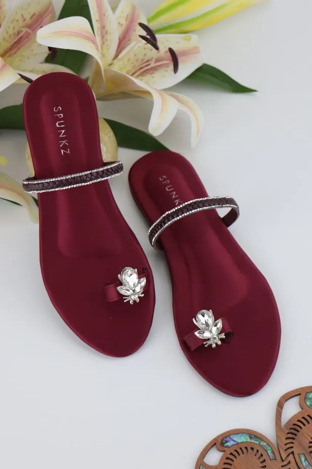 Maaya Toe Ring Diamond Bee Maroon Mash Scarlet Summer Flats