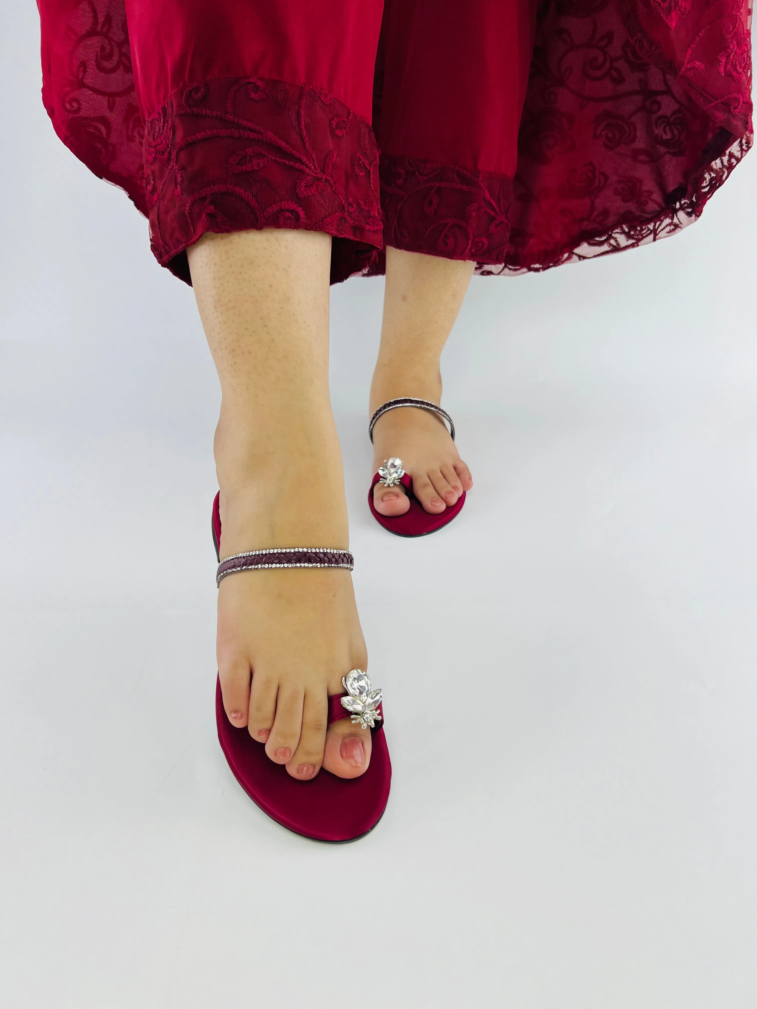 Maaya Toe Ring Diamond Bee Maroon Mash Scarlet Summer Flats