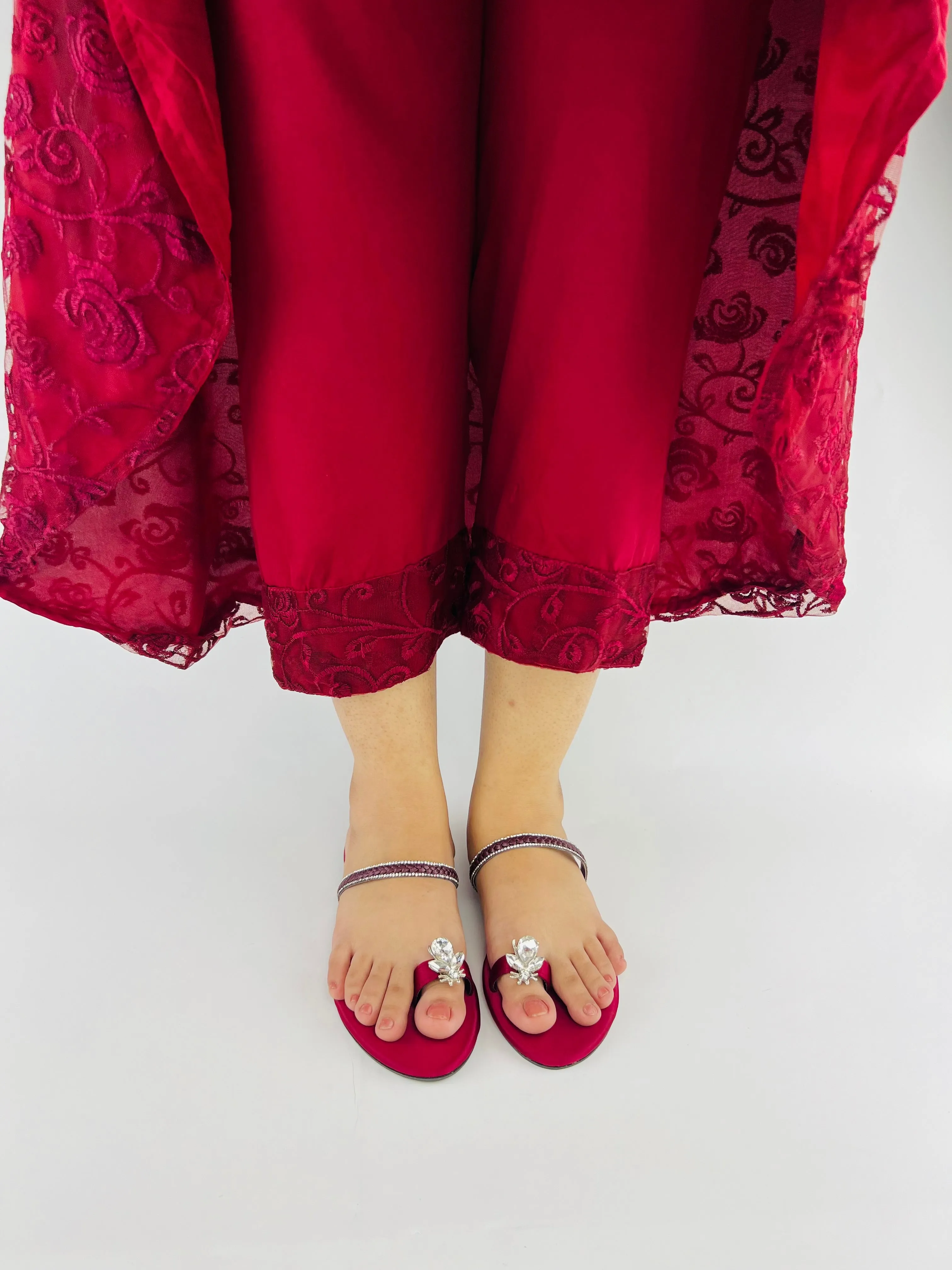 Maaya Toe Ring Diamond Bee Maroon Mash Scarlet Summer Flats